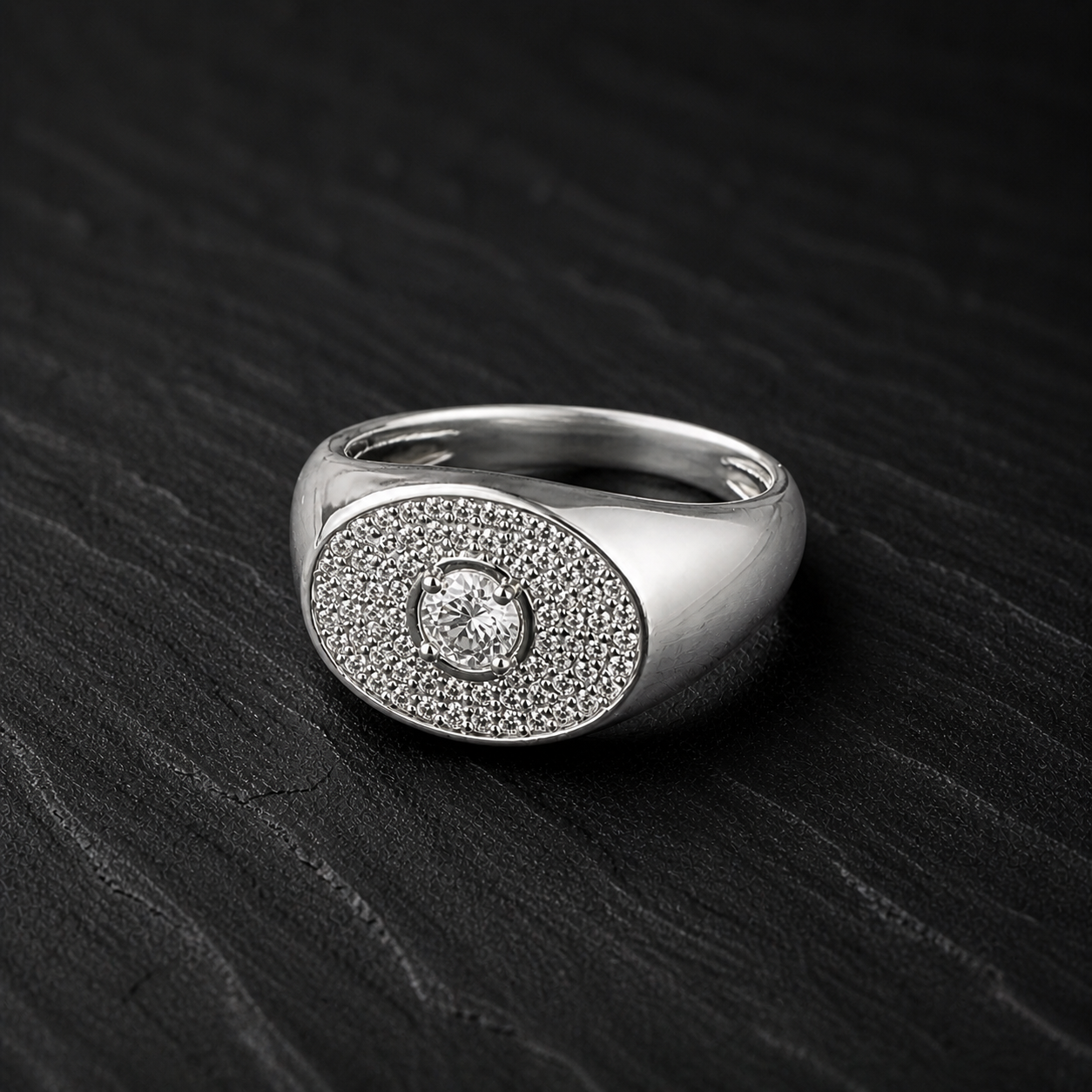 CANCRI Sovereign Signet Ring in 925 sterling silver with pavé halo